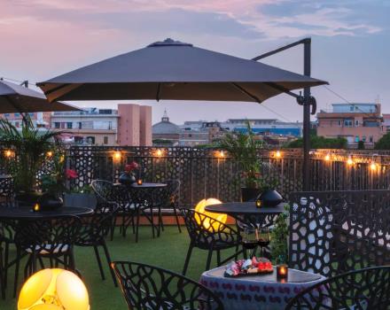 We are waiting for you on our rooftop for aperitifs, birthdays, team building, graduations party, meetings